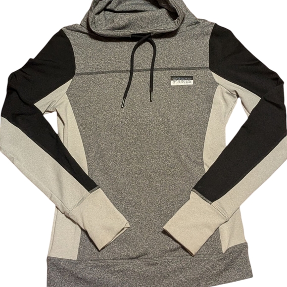 PINK Victoria's Secret Gray and Black Colorblock Pull Over - Picture 1 of 9